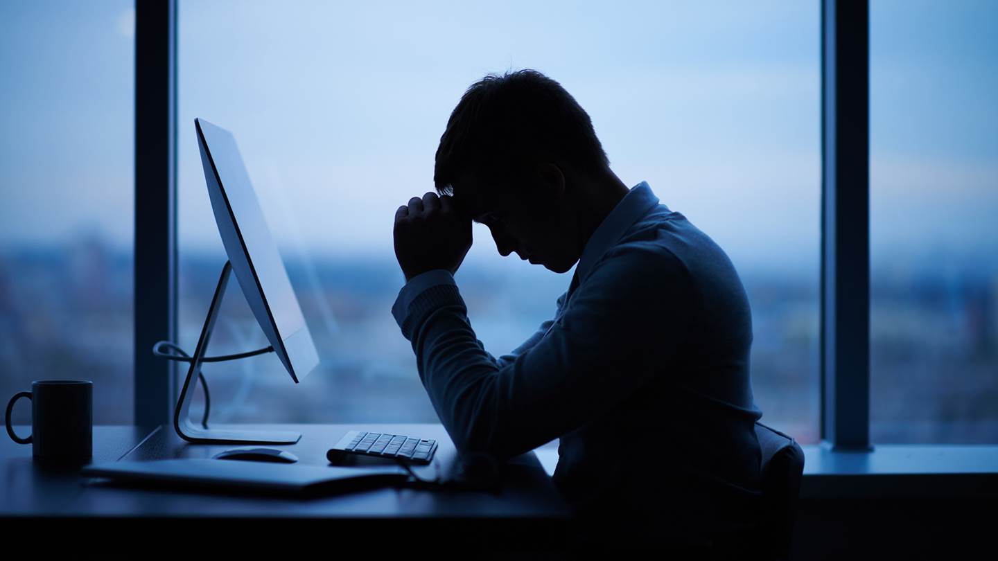 5 κακές συνήθειες στη δουλειά που σου στερούν την επιτυχία