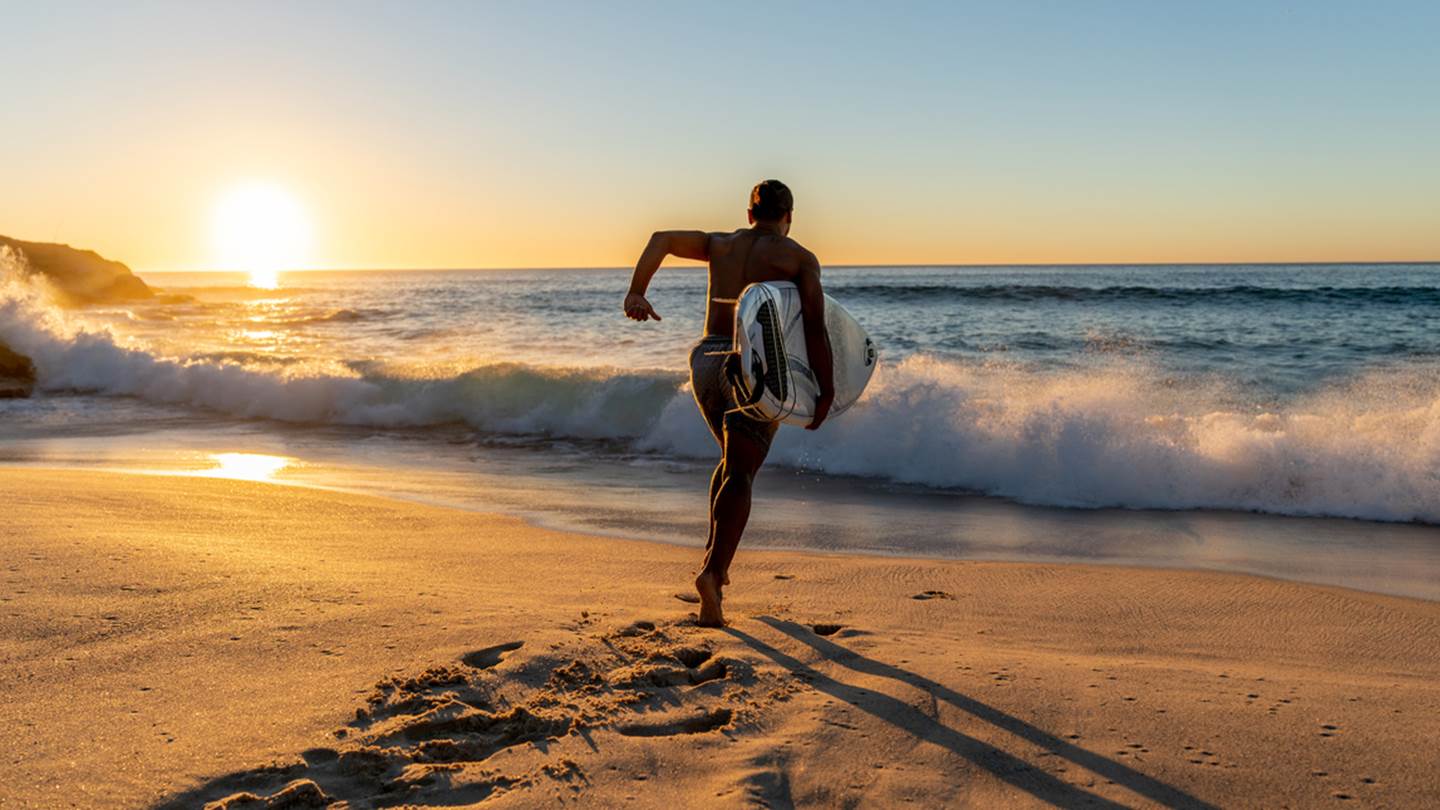 Οι ασκήσεις της παραλίας που θα βάλουν φωτιά στο σώμα σου