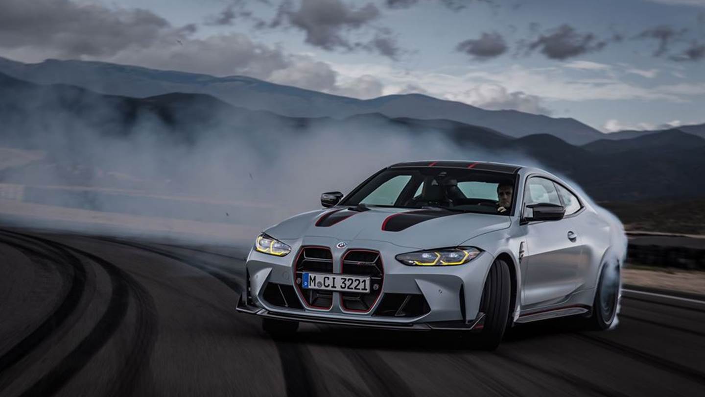 Ταχύτατη, ελαφριά και σέξι. Ή απλά BMW M4 CSL.