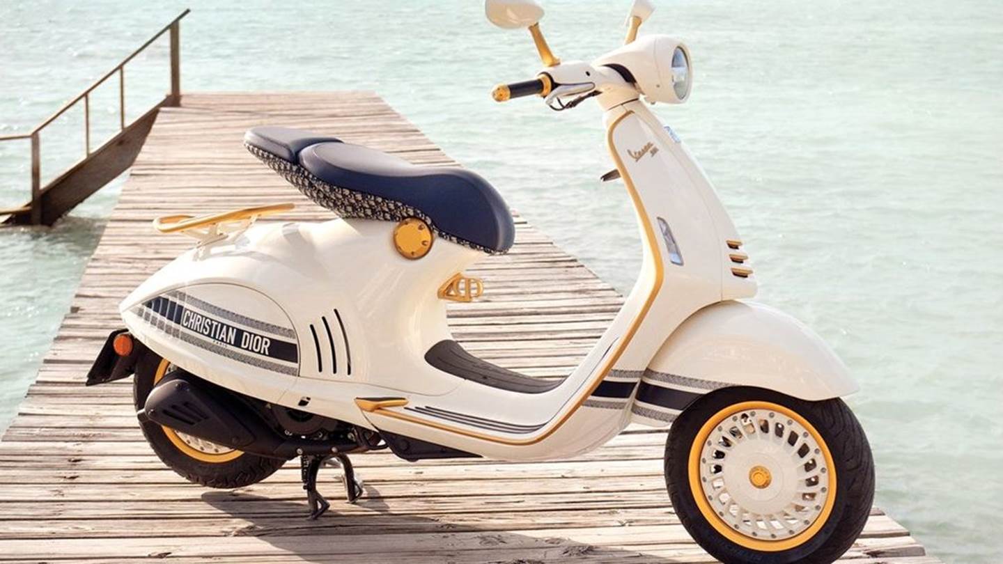 Η Vespa του Christian Dior
