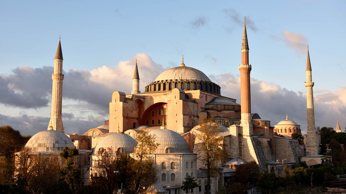 Σε τζαμί μετατρέπεται ξανά η Αγία Σοφία ύστερα από 85 χρόνια