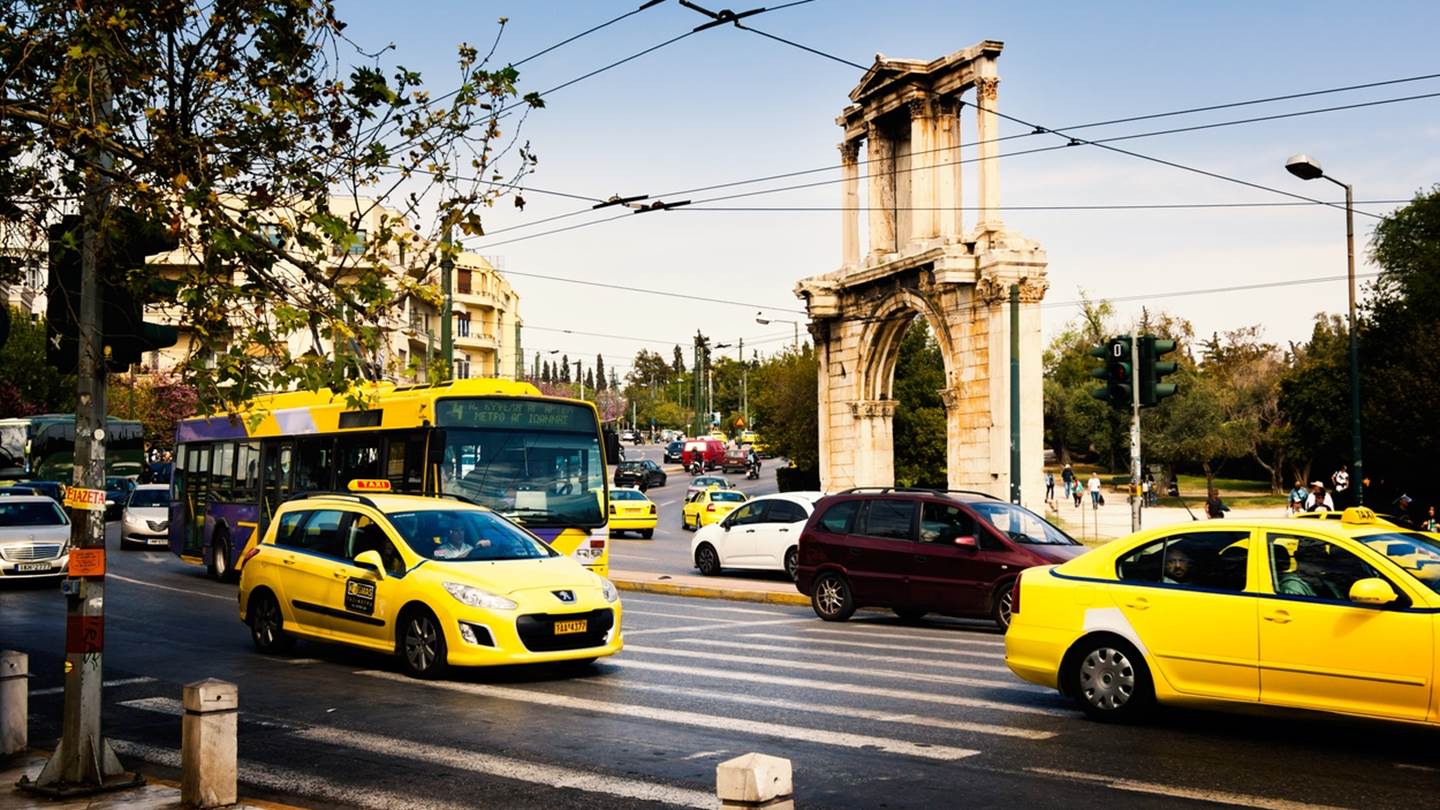 Γιατί κάνουν σήμερα απεργία τα ταξί