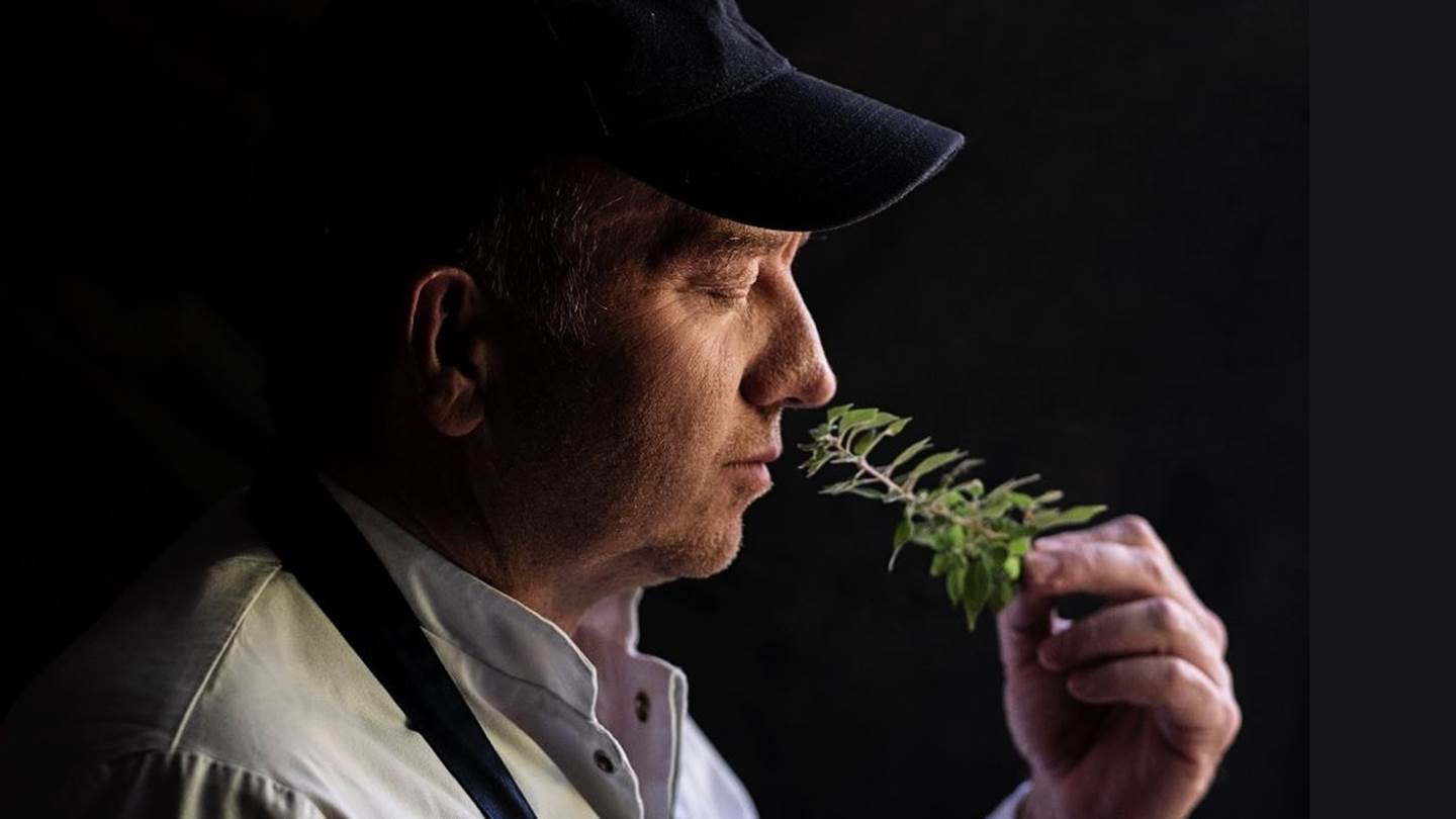 Έκτορας Μποτρίνι, προσεχώς και στη Μύκονο