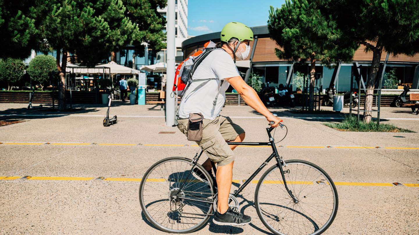 Καταργούνται οι μάσκες στους εξωτερικούς χώρους