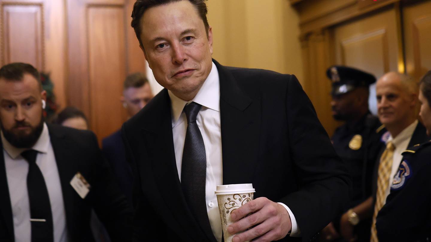 Ο Elon Musk ψάχνει προσωπικό με μισθό 22.000 ευρώ τον μήνα