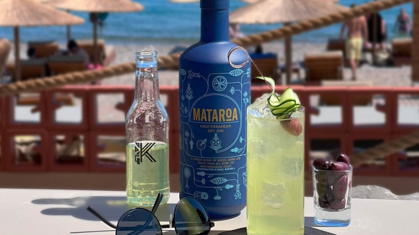 Καλοκαιρινό ταξίδι στην Ελλάδα με το Mataroa Gin
