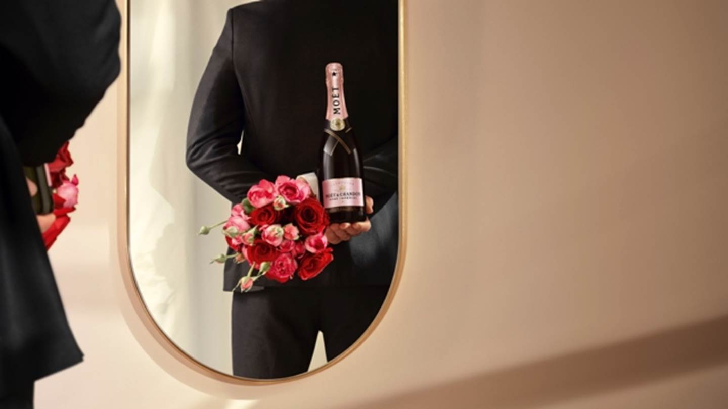 Ο Άγιος Βαλεντίνος ταιριάζει τέλεια με τη Moët & Chandon