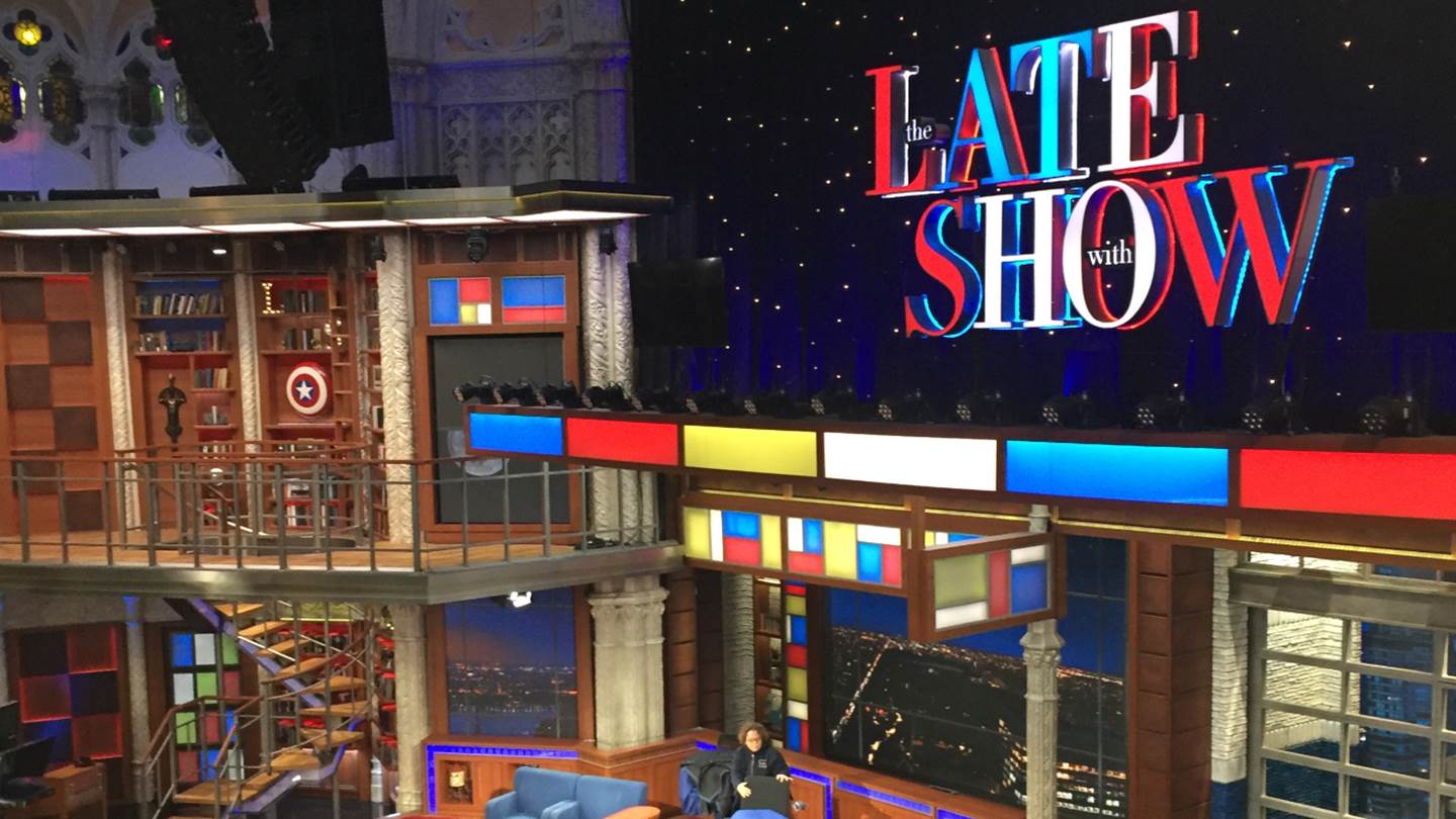 Ένα απόγευμα στο βραδινό show του Stephen Colbert