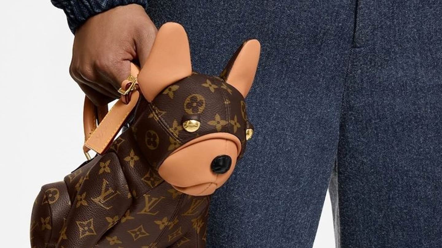 Tσάντα σκύλος και σκυλόσπιτο της Louis Vuitton κοστίζουν πολύ ακριβά