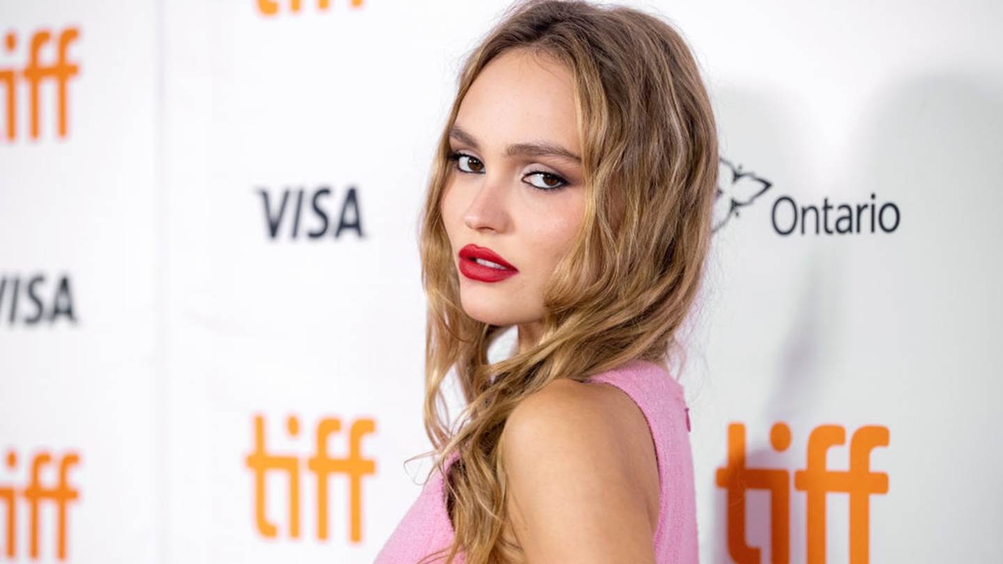 Lily-Rose Depp, έχεις την προσοχή μας