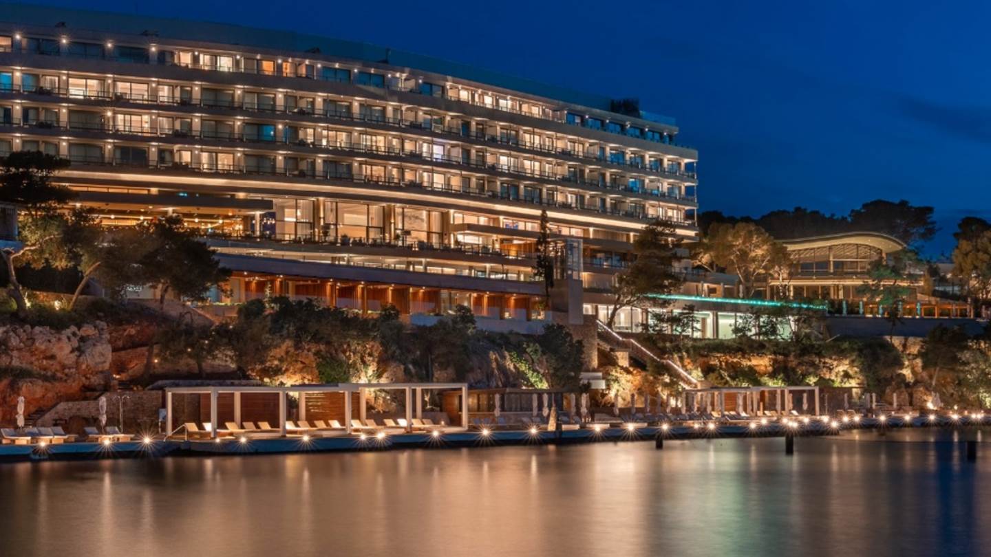 Το αθηναϊκό Four Seasons ανάμεσα στα 50 καλύτερα ξενοδοχεία του κόσμου