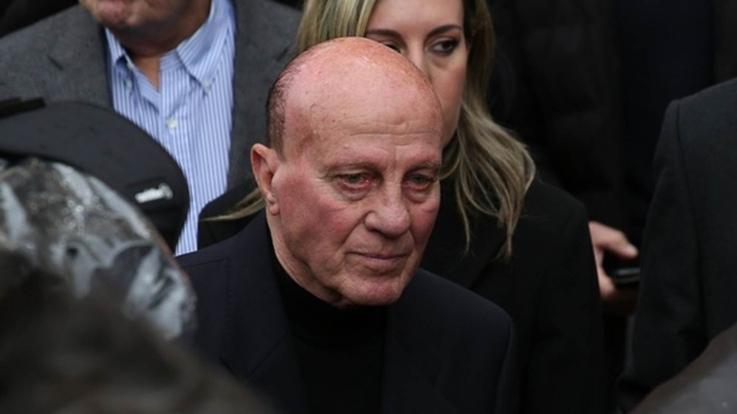 Πέθανε ο Μίμης Δομάζος, θρύλος του ελληνικού ποδοσφαίρου