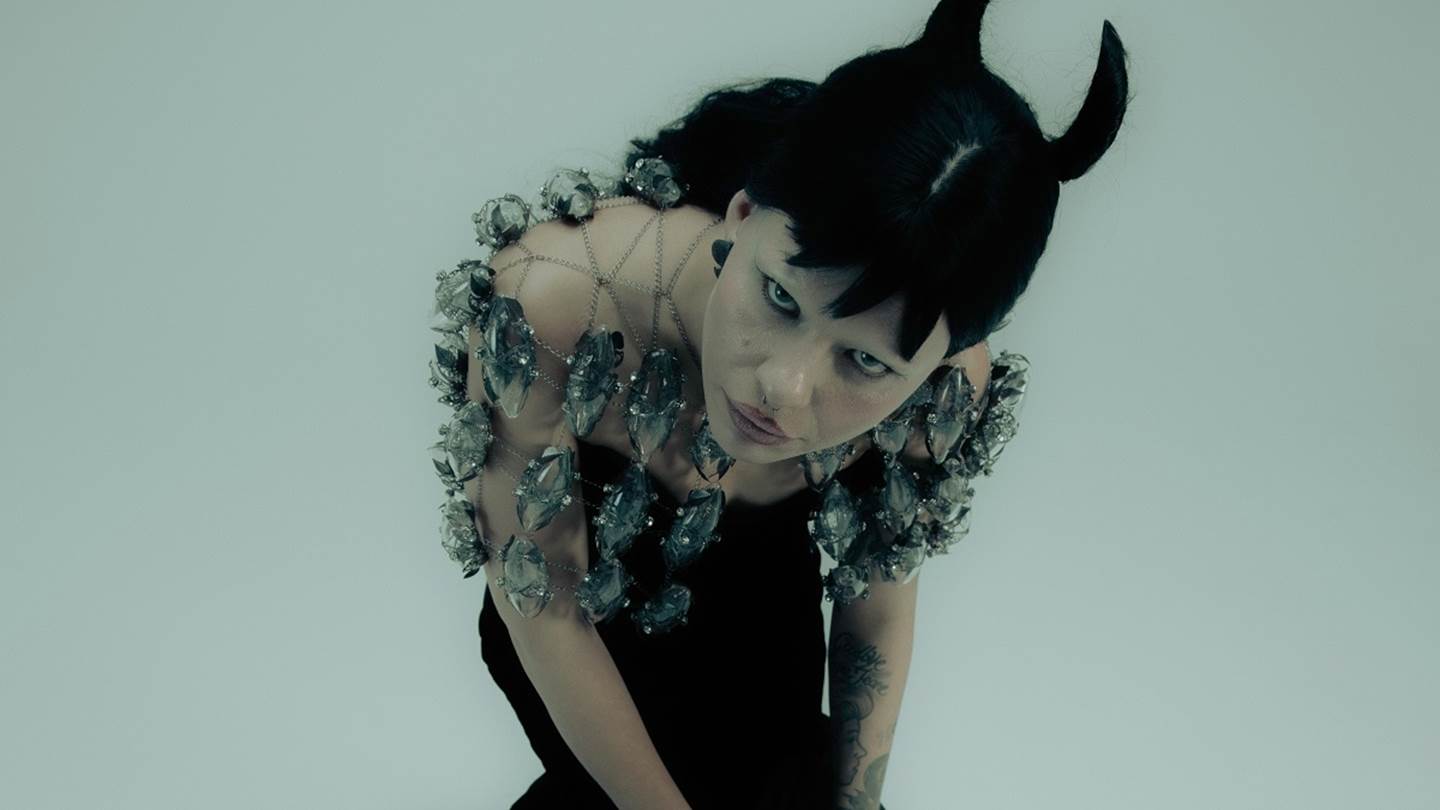 H Kovacs έρχεται τον Δεκέμβριο στην Ελλάδα