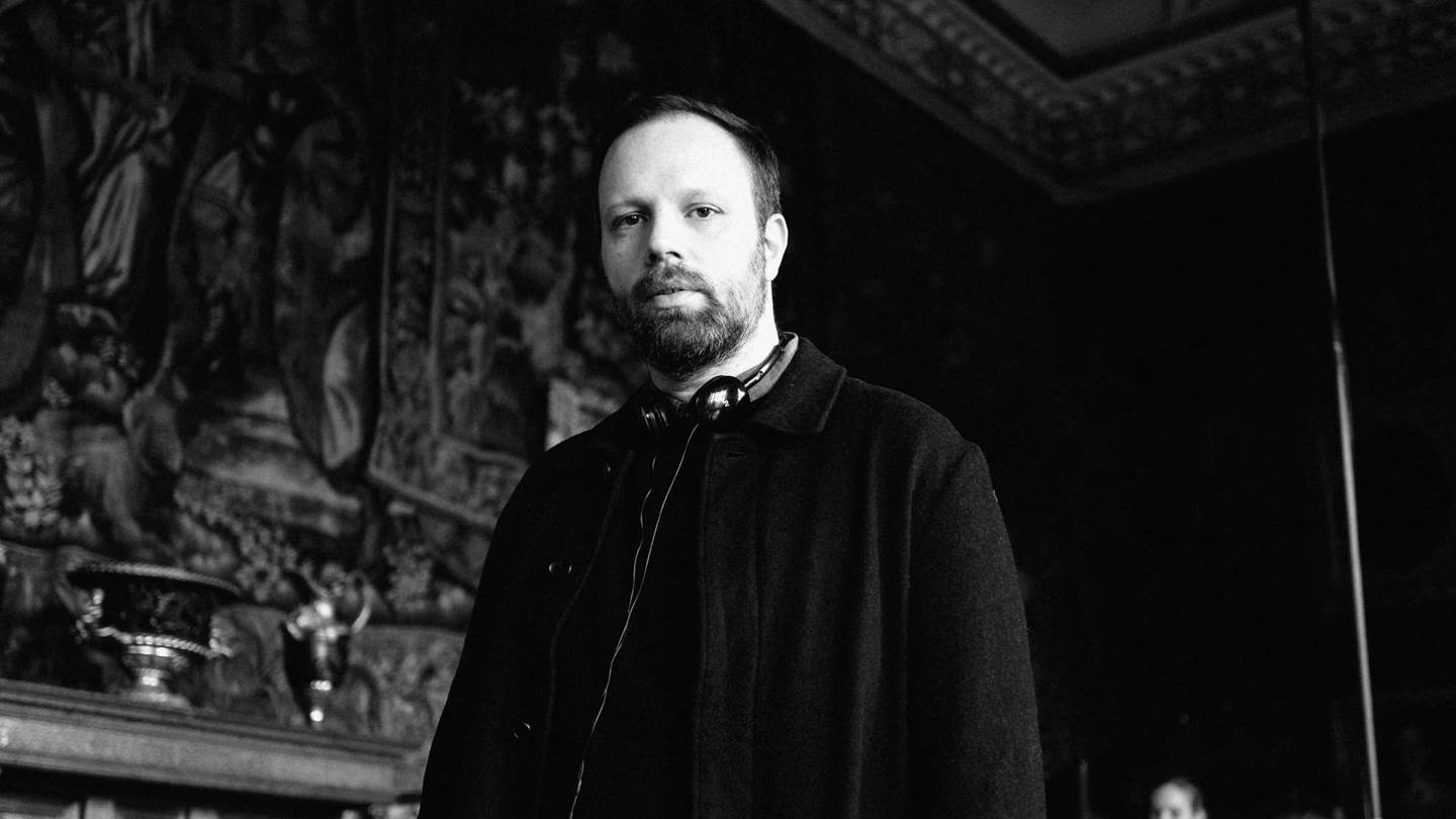 Dear God, the Parthenon is still broken, το πρώτο φωτογραφικό βιβλίο του Γιώργου Λάνθιμου