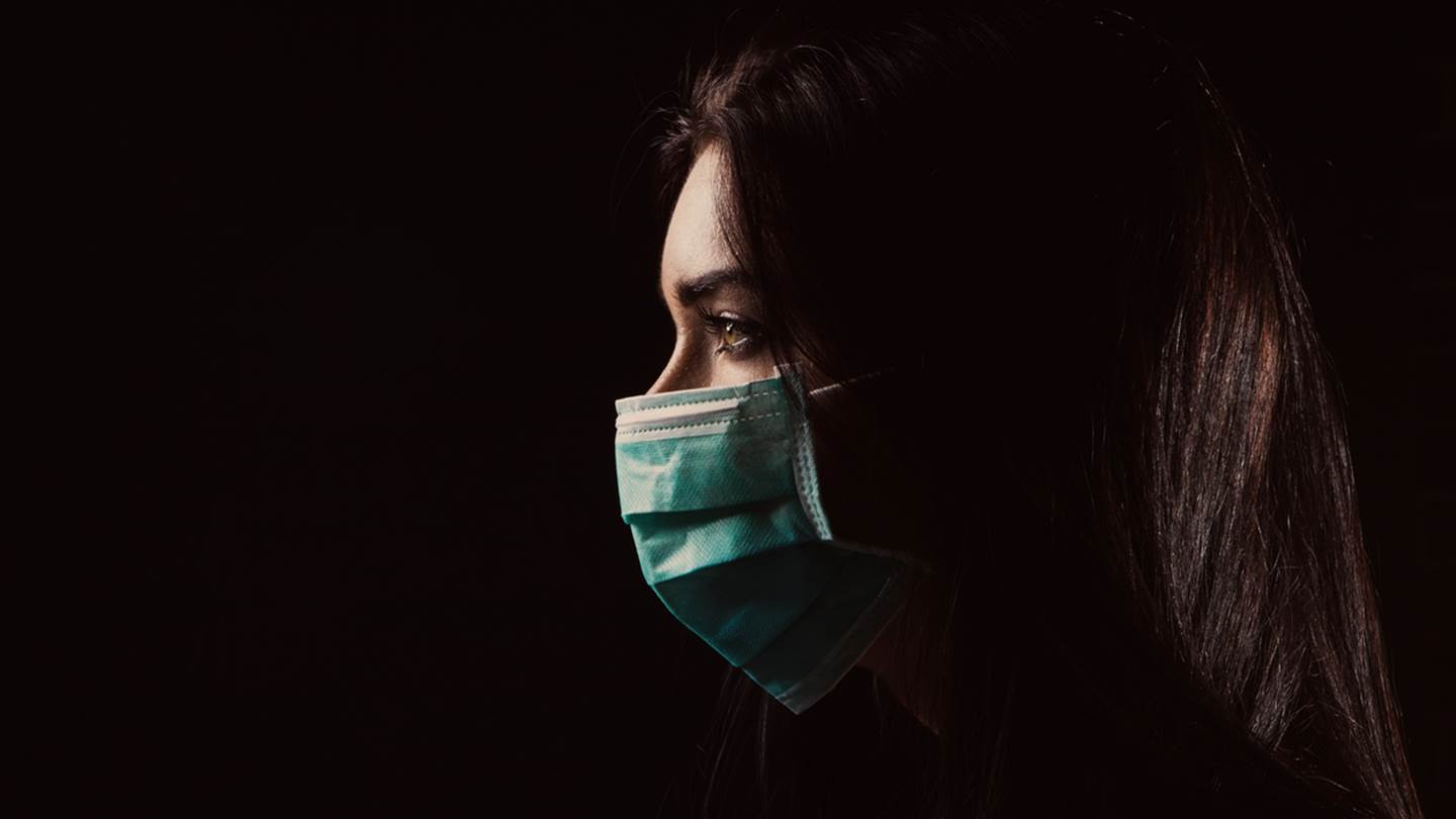 Γιατί δεν μειώνονται τα κρούσματα κορονοϊού