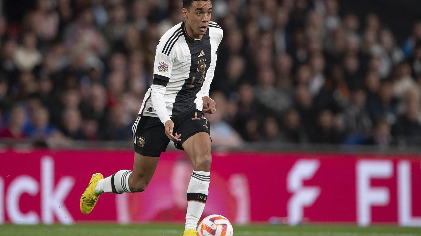 Γιατί οι Γερμανοί φορούν λευκά στο Μουντιάλ ενώ δεν είναι στα χρώματα της σημαίας τους;