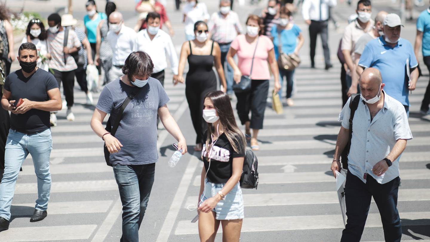 Η πανδημία των ανεμβολίαστων