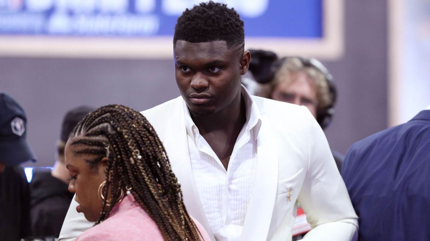Το off white σμόκιν του Zion Williamson