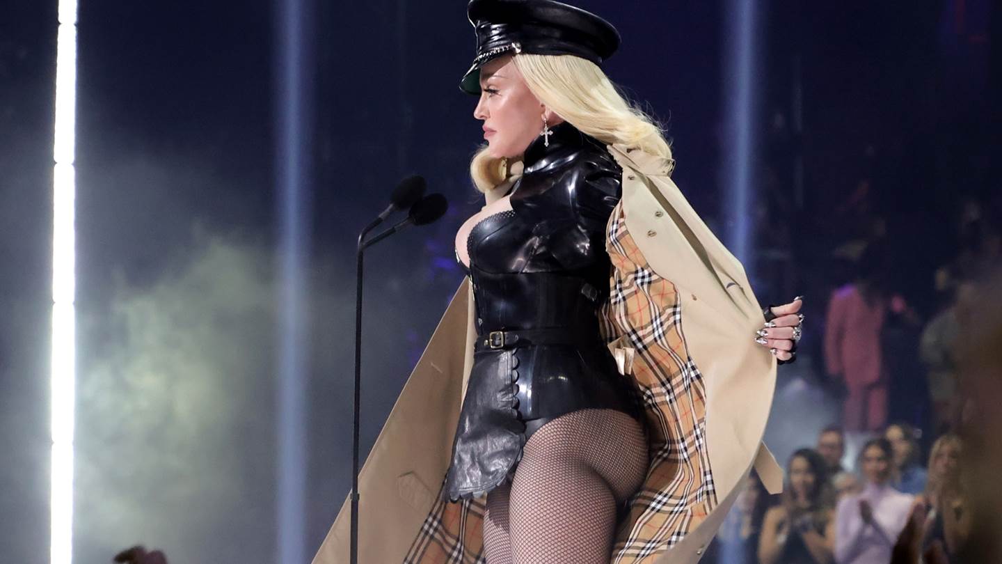 Η Madonna ξεφάντωσε στα 64α γενέθλιά της στην Ιταλία