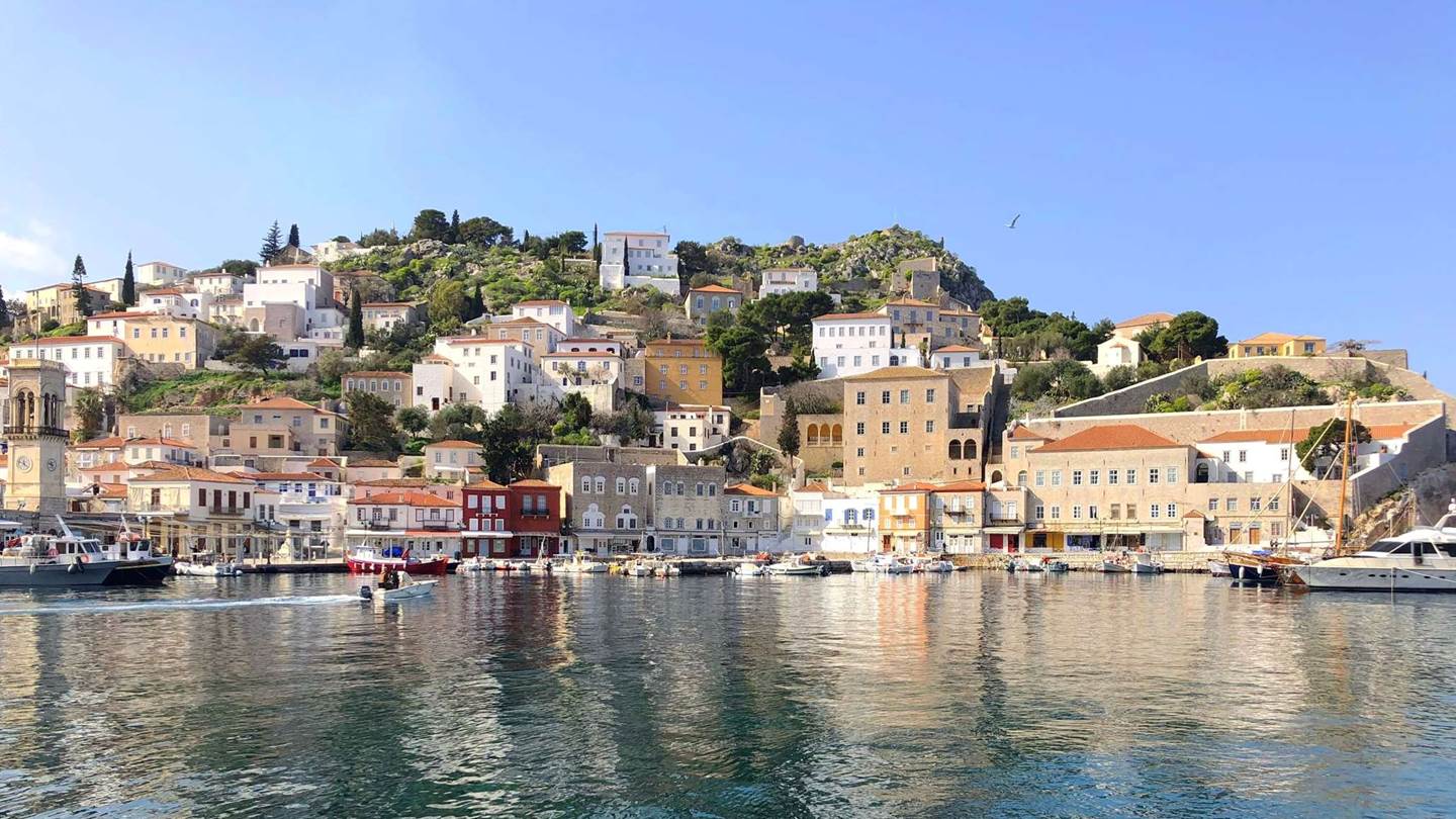 Στην Ύδρα, το laissez-faire έχει γίνει φιλοσοφία διακοπών