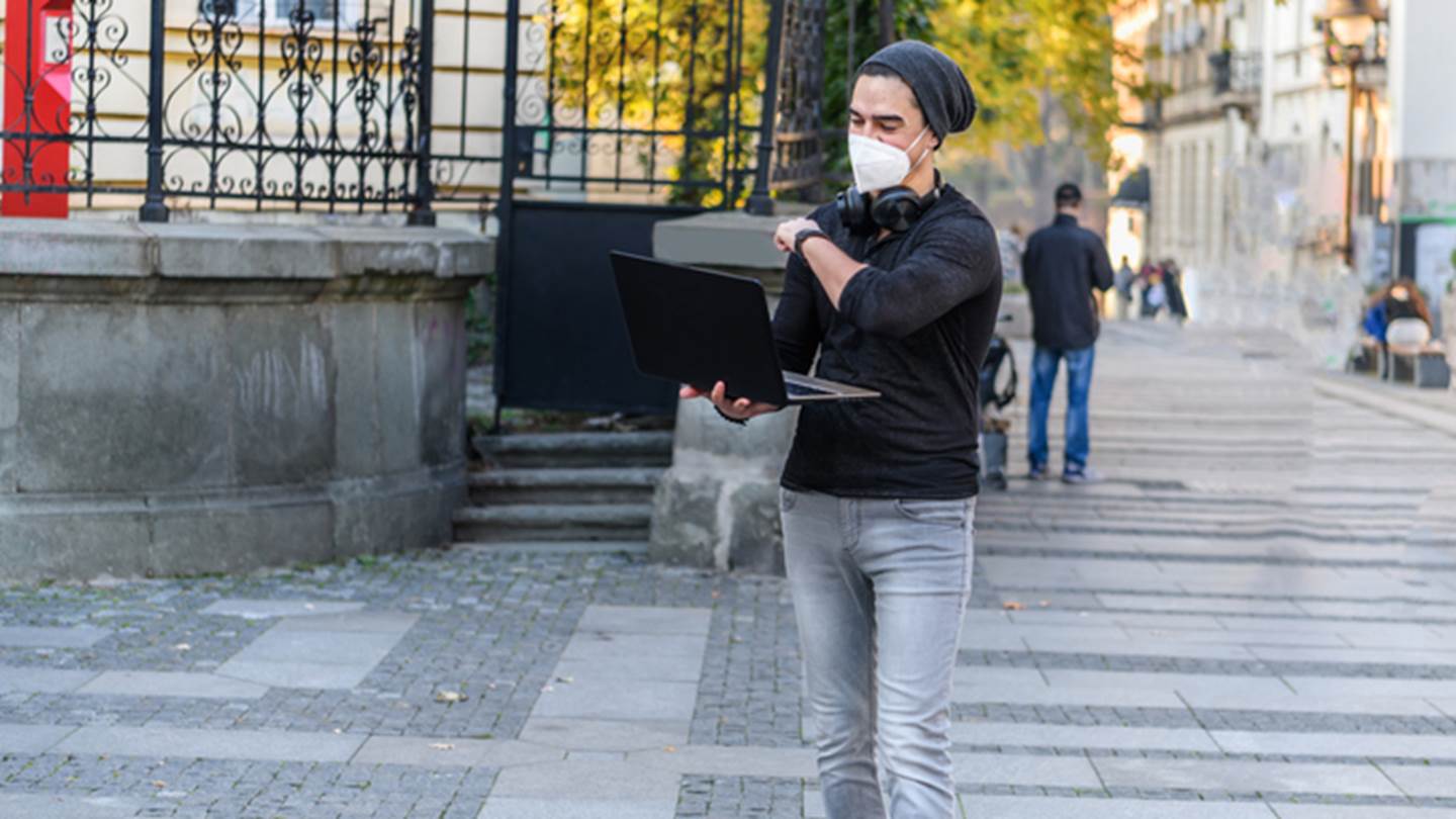 Κορονοϊός: Ανέβηκαν στους 64 οι θανάτοι
