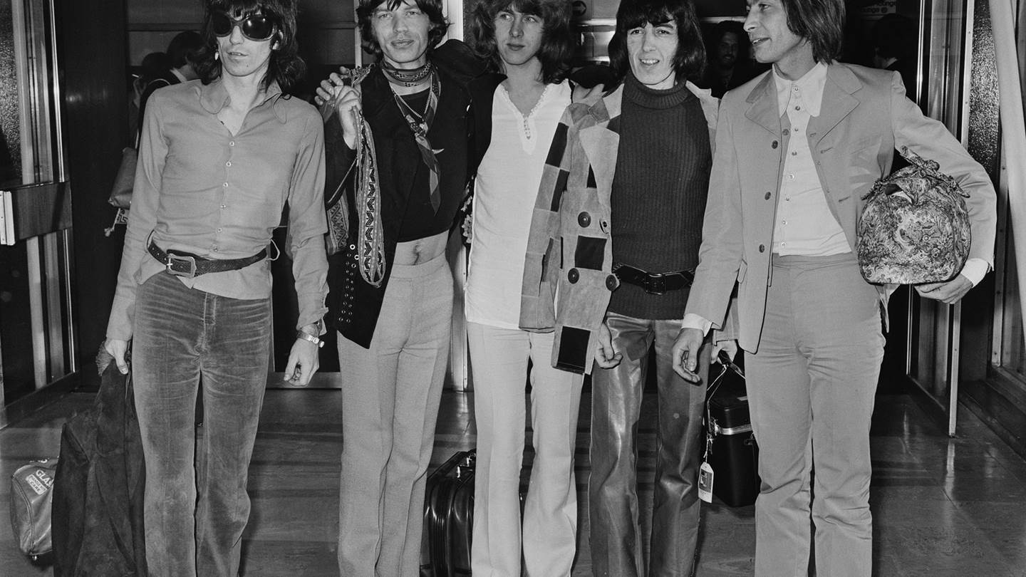 Όσα γνωρίζουμε για το Black and Blue, το θρυλικό άλμπουμ των Rolling Stones που επανακυκλοφορεί