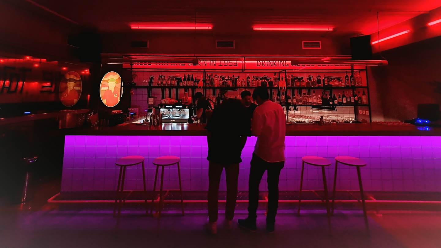 Το Uncle Tan's είναι το νέο cool μπαρ του Πειραιά