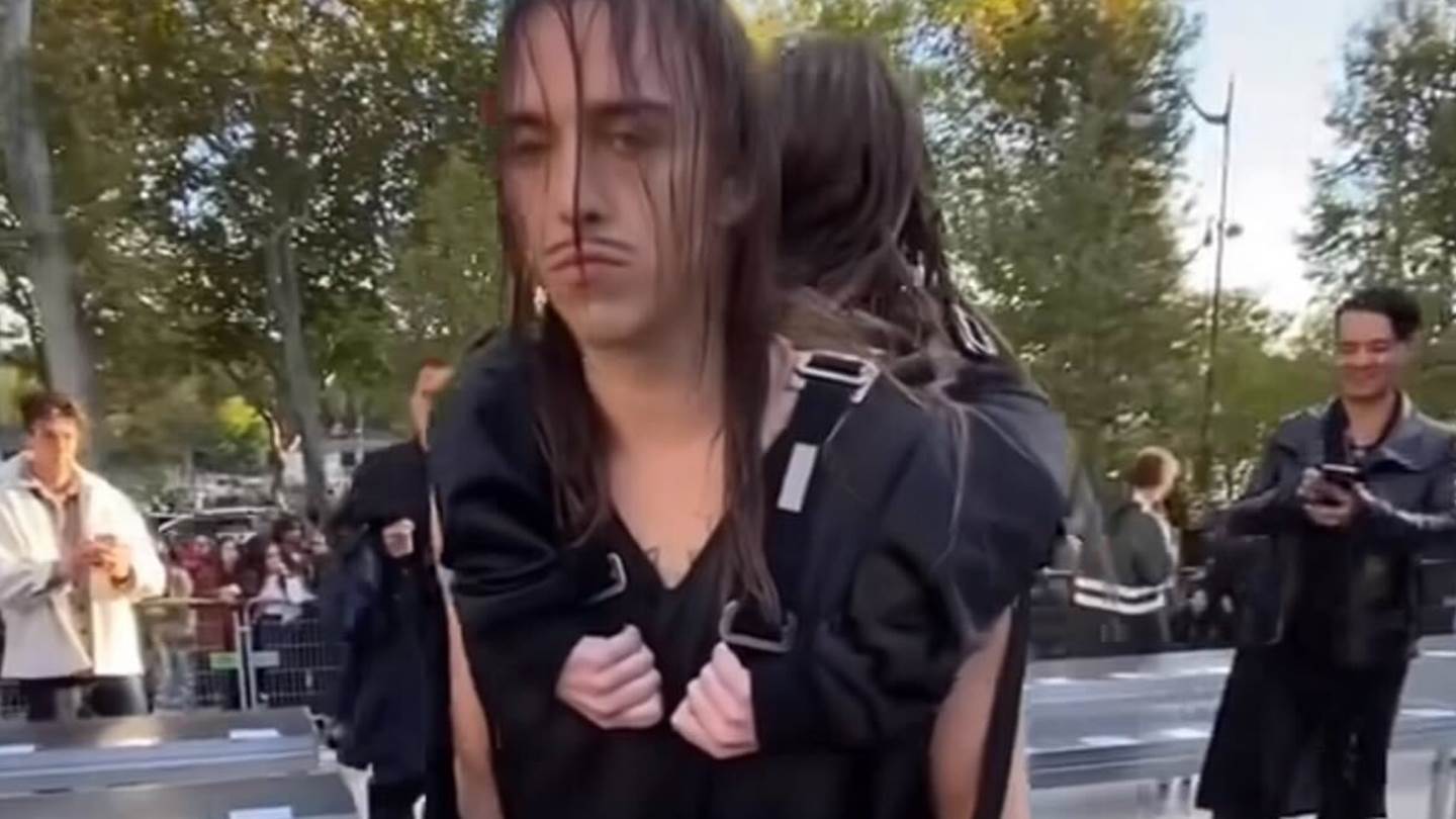 Η πιο τρομακτική εμφάνιση στην Εβδομάδα Μόδας του Παρισιού