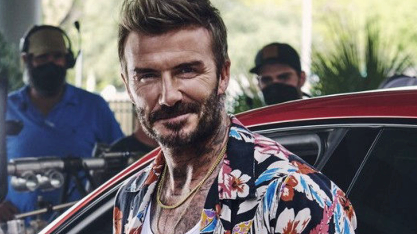 O David Beckham σου δείχνει το στυλ του φετινού καλοκαιριού