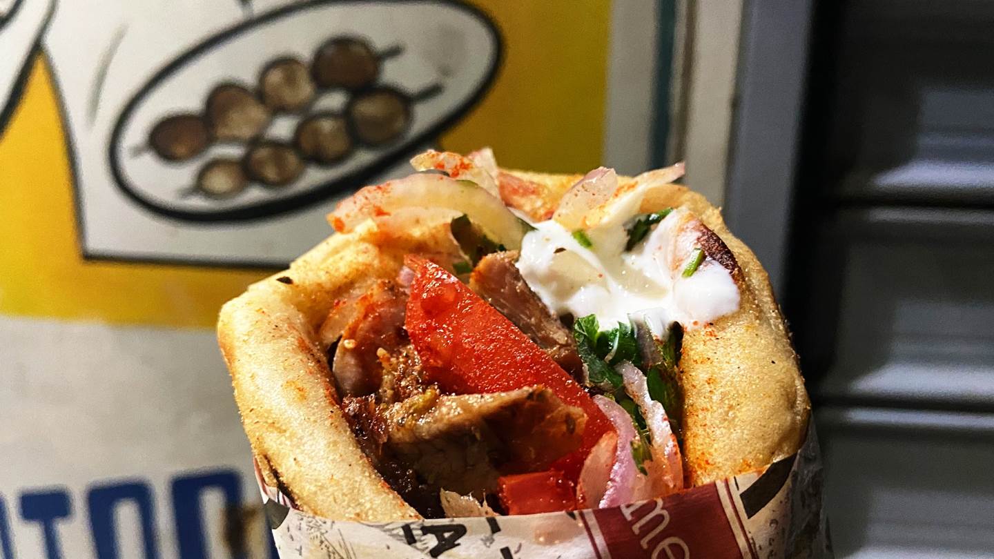 Δυσκολευτήκαμε αλλά μάλλον καταλήξαμε στα 3 κορυφαία σουβλάκια της Αθήνας