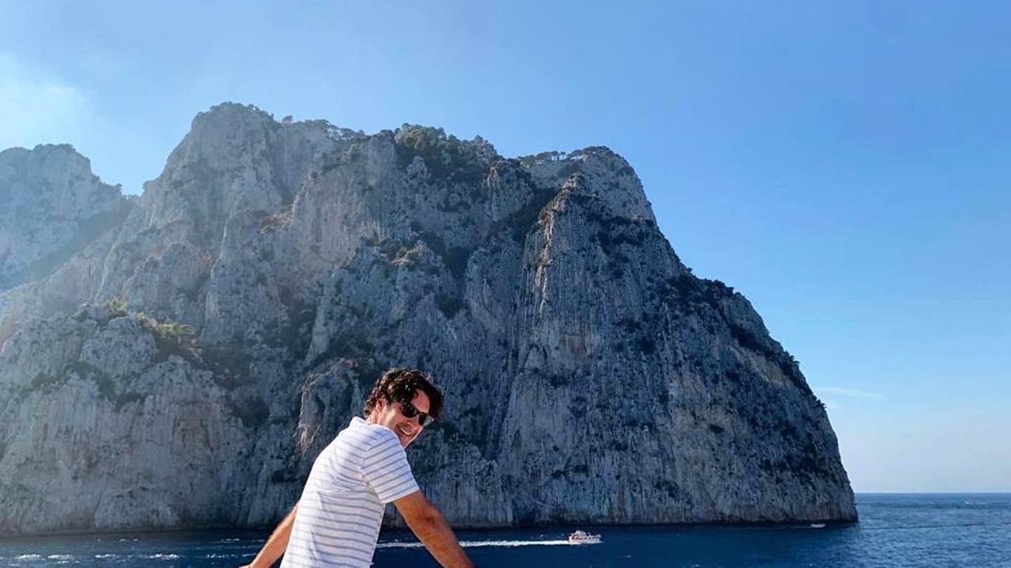 Μια ματιά στο 'καταφύγιο' του Χριστόφορου Παπακαλιάτη στους Παξούς