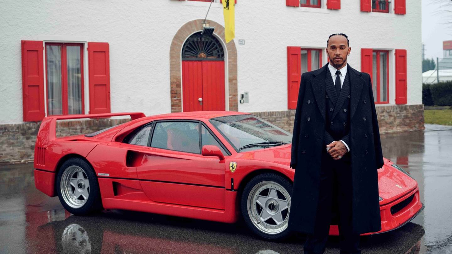 O Lewis Hamilton πήγε στη Ferrari και 