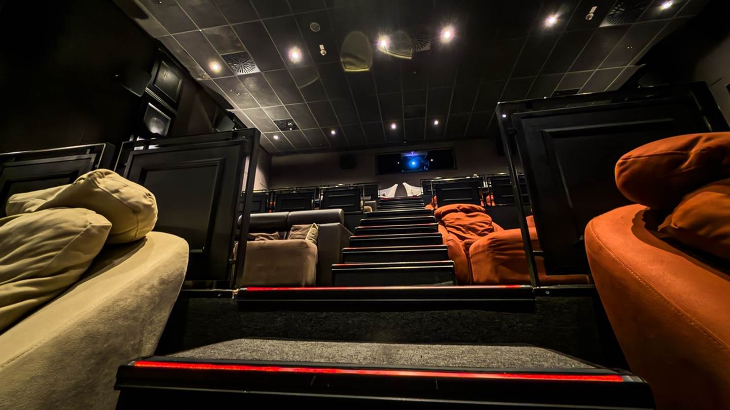 Οι 10 πιο εμπορικές ταινίες στα ελληνικά σινεμά-Πόσα εισιτήρια κόπηκαν το 2025