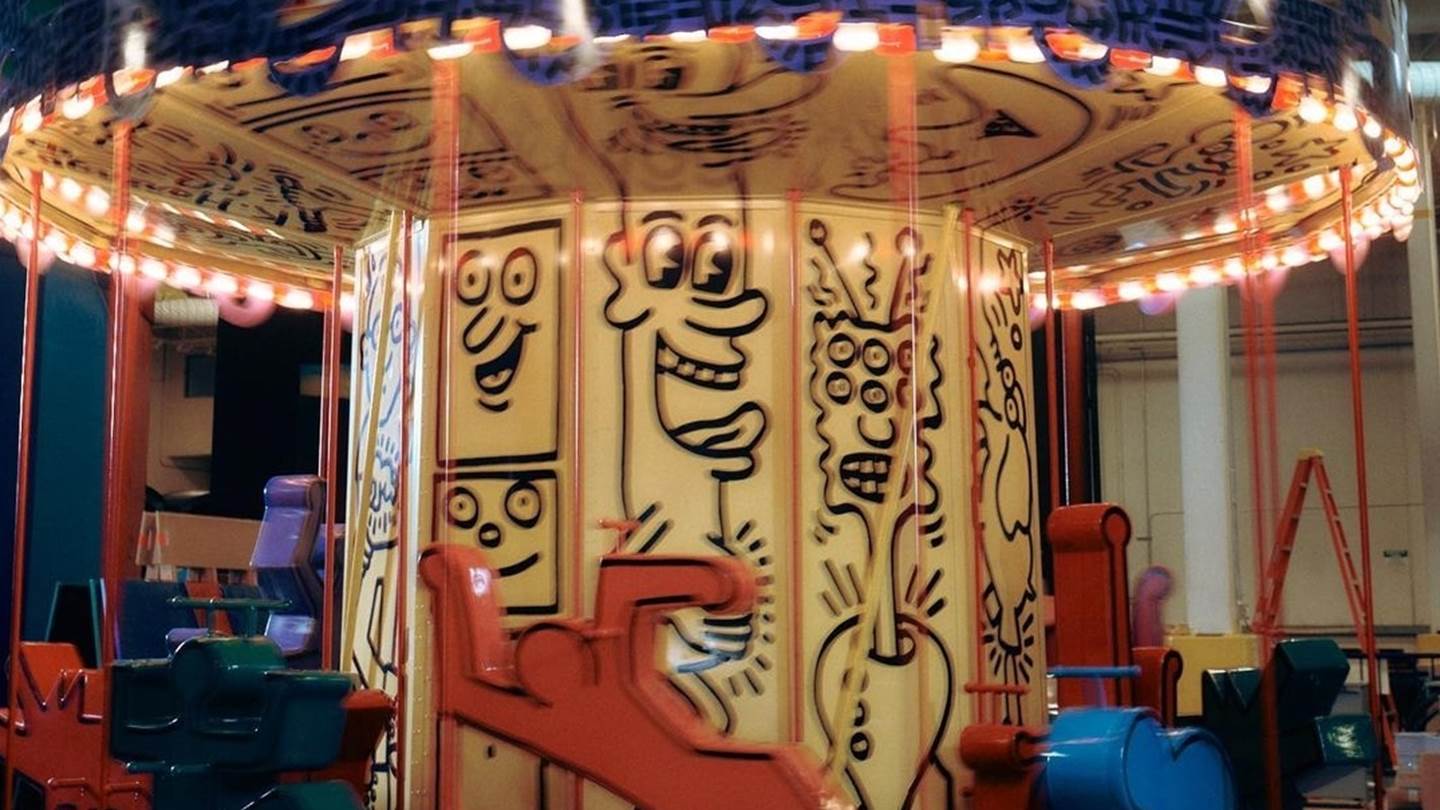 Luna Luna, το πρώτο λούνα παρκ στον κόσμο με έργα μοντέρνας τέχνης ανοίγει ξανά