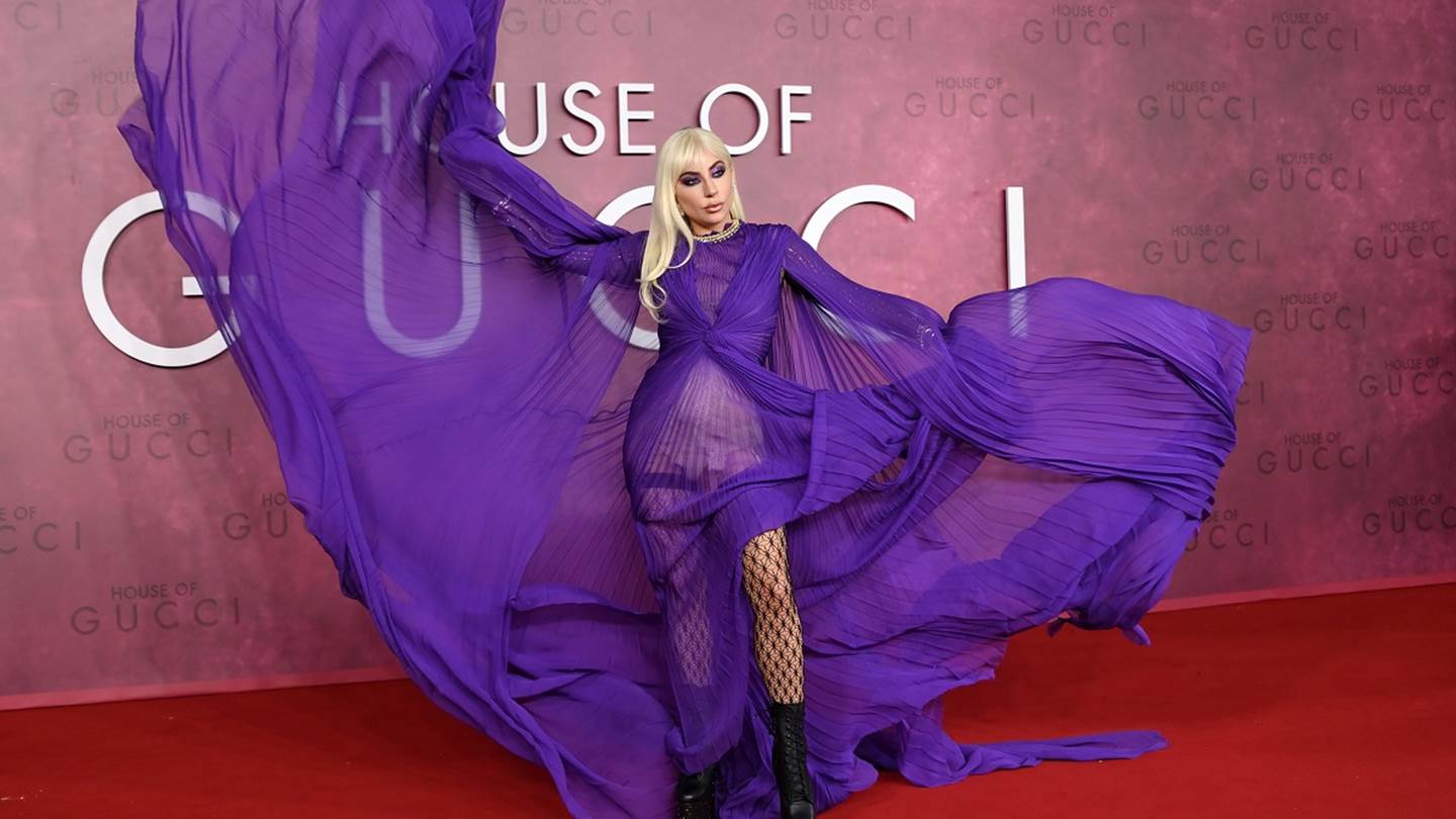 Με Gucci στο κόκκινο χαλί του House of Gucci