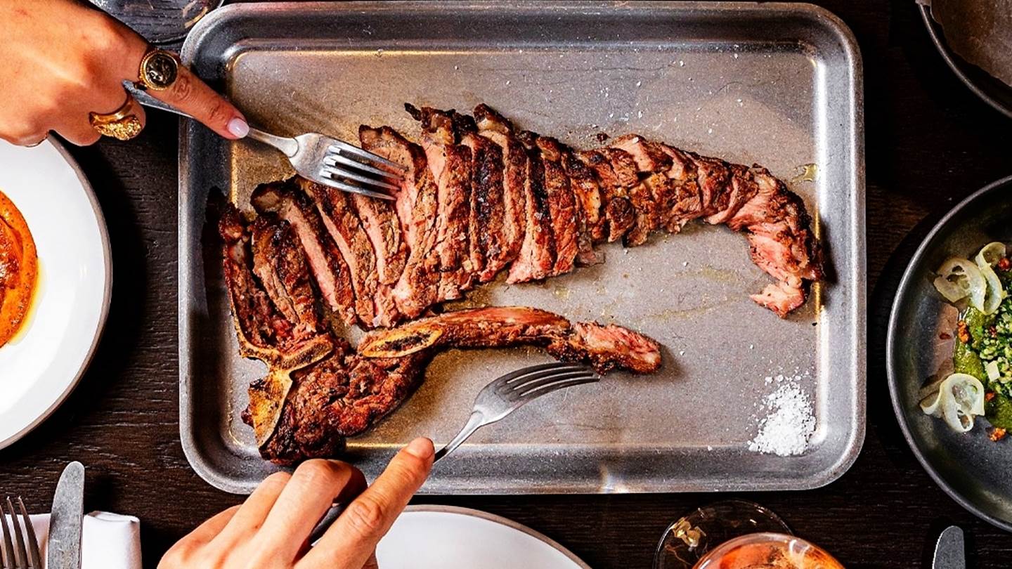 OX: H παραδοσιακή ψησταριά συναντά τη high end κρεατοφαγία