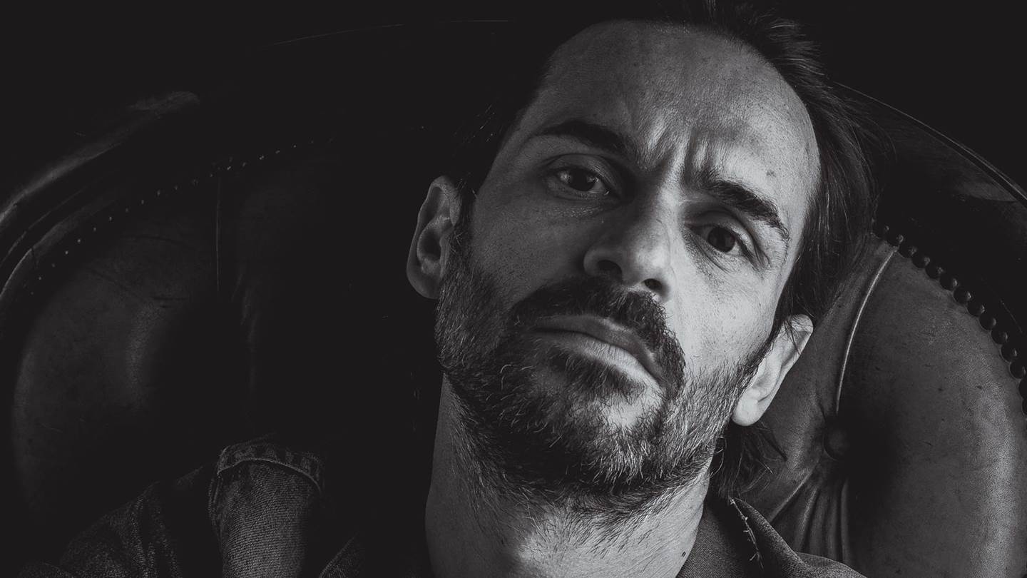 H σουρεάλ ζωή του Νίκου Πουρσανίδη