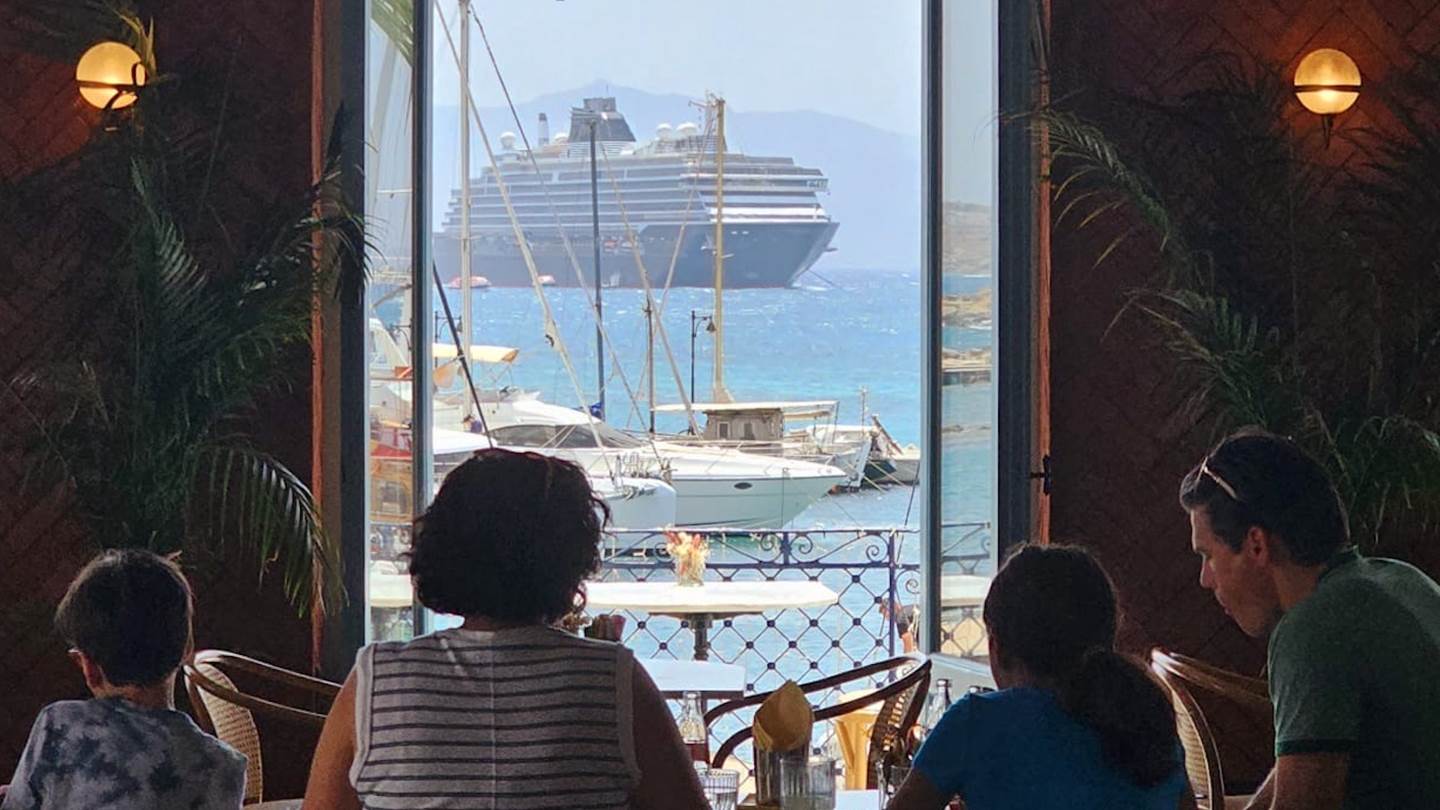 Hurmas| Όχι απλά ένα ακόμη κυκλαδίτικο all day