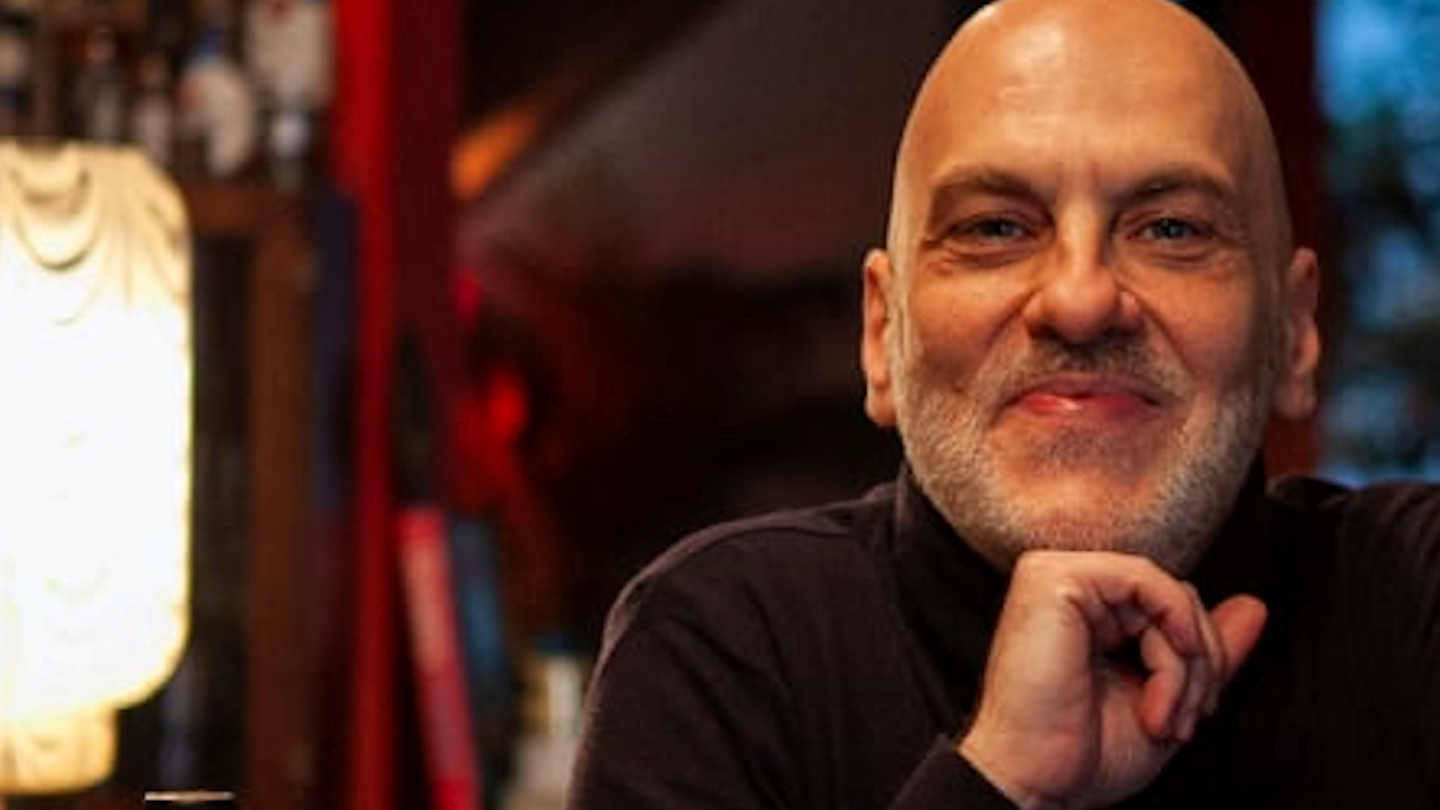 Θάνο Προυναρού, γιατί ο κόσμος αγαπάει τα μπαρ;