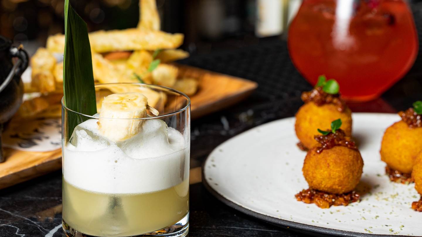 Στο Omnivore για cocktails & bites