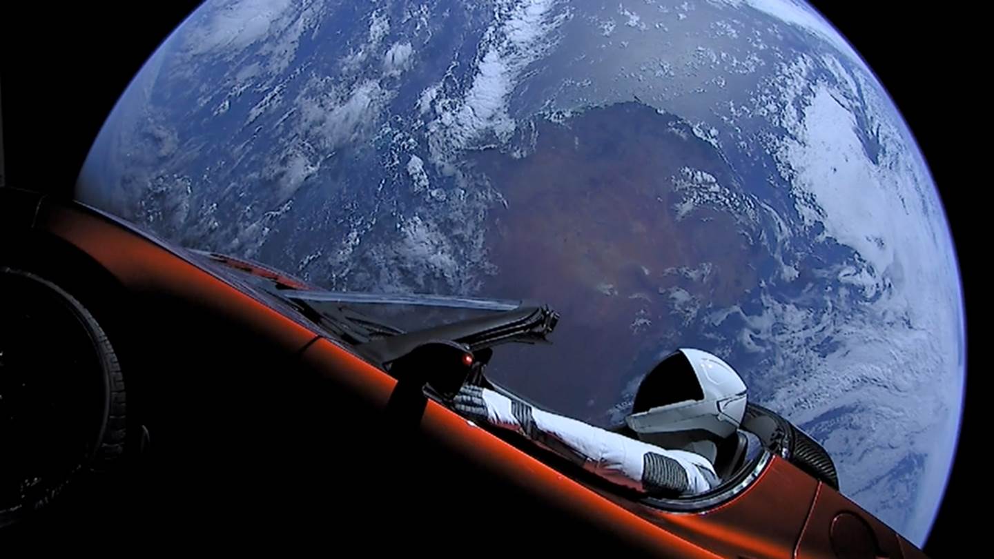 Τελικά ο αστεροειδής ήταν το Tesla Roadster που έστειλε ο Musk στο διάστημα