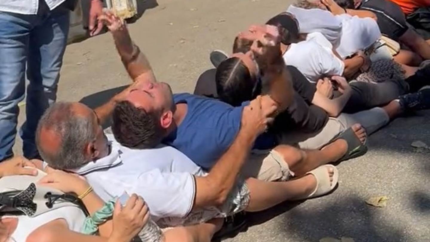 'Γεράσιμε, με έκαψες' -Έλληνας δαιμονίστηκε σε live μετάδοση από Κεφαλονιά