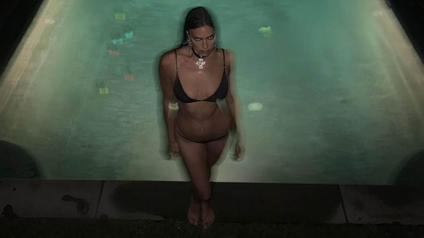 Όταν η Irina Shayk απολαμβάνει το βραδινό της μπάνιο