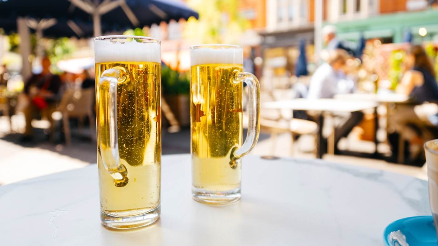Πώς θα καταλάβεις αν σου σέρβιραν την μπύρα σε βρώμικο ποτήρι