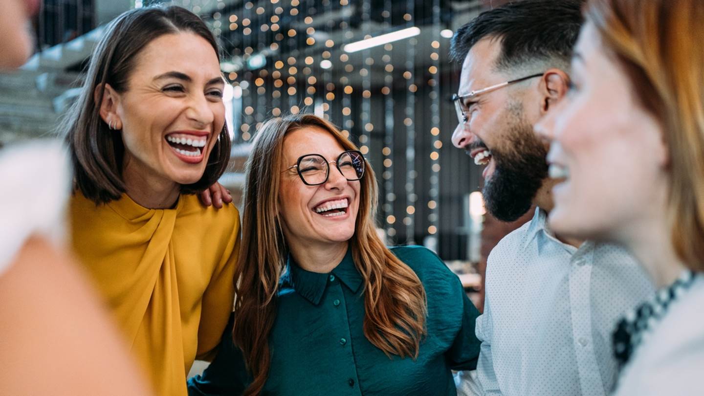 H εφαρμογή που θέλει να σε κάνει να γνωρίσεις ανθρώπους και να αφήσεις το κινητό