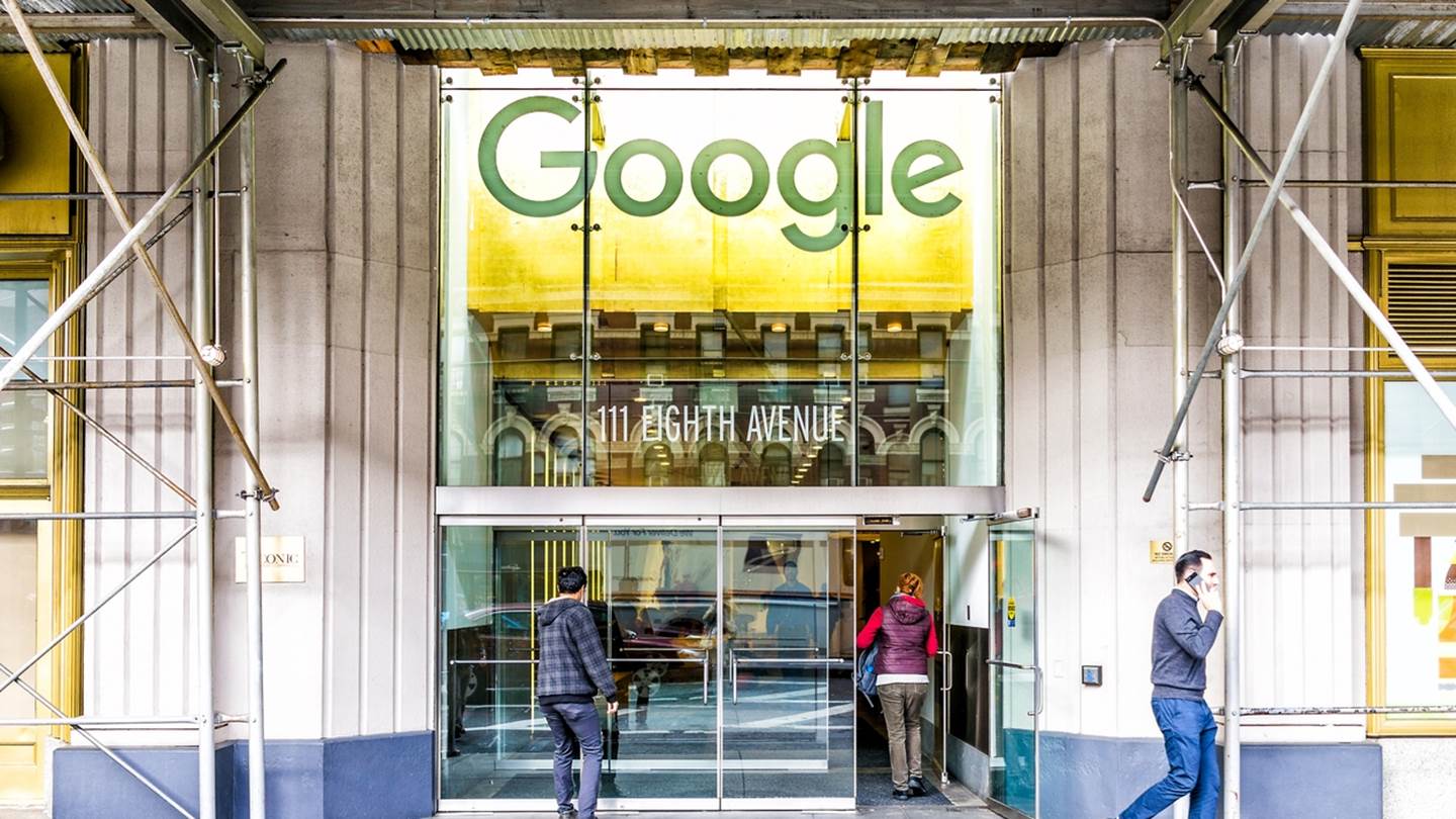 Ζαλίζει η αμοιβή του CEO της Google-Ποιος είναι ο μέσος μισθός των υπαλλήλων