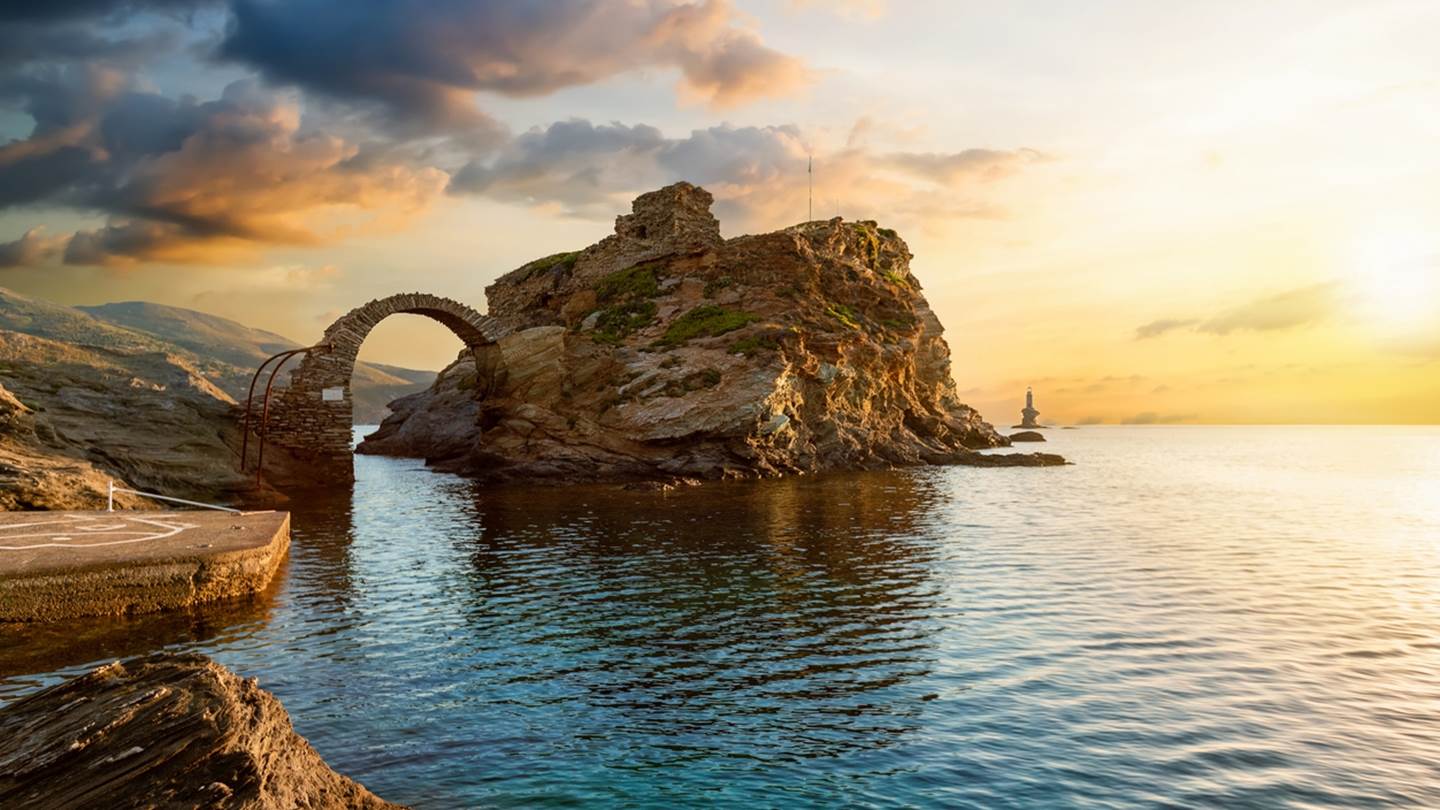 Αυτό είναι το κυκλαδίτικο νησί με την 'ήρεμη μαγεία', σύμφωνα με διεθνές μέσο