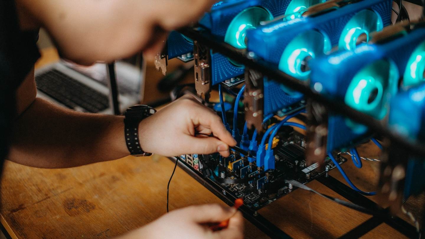 Νοίκιασαν Airbnb για παραγωγή κρυπτονομισμάτων- Τρελάθηκε' η ιδιοκτήτρια με τον λογαριασμό ρεύματος