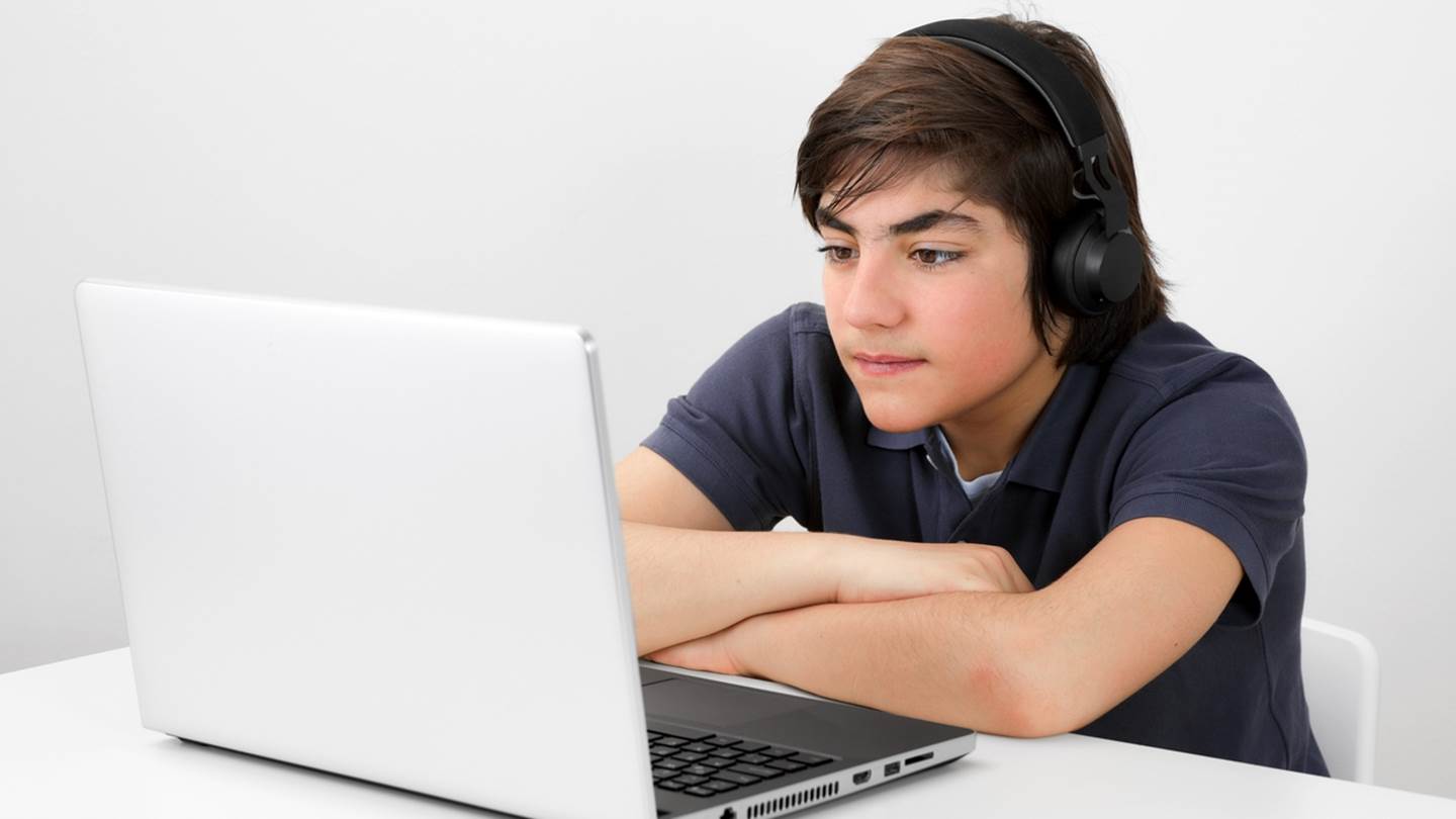 Πώς αντιλαμβάνονται οι έφηβοι στην Ελλάδα την τεχνητή νοημοσύνη