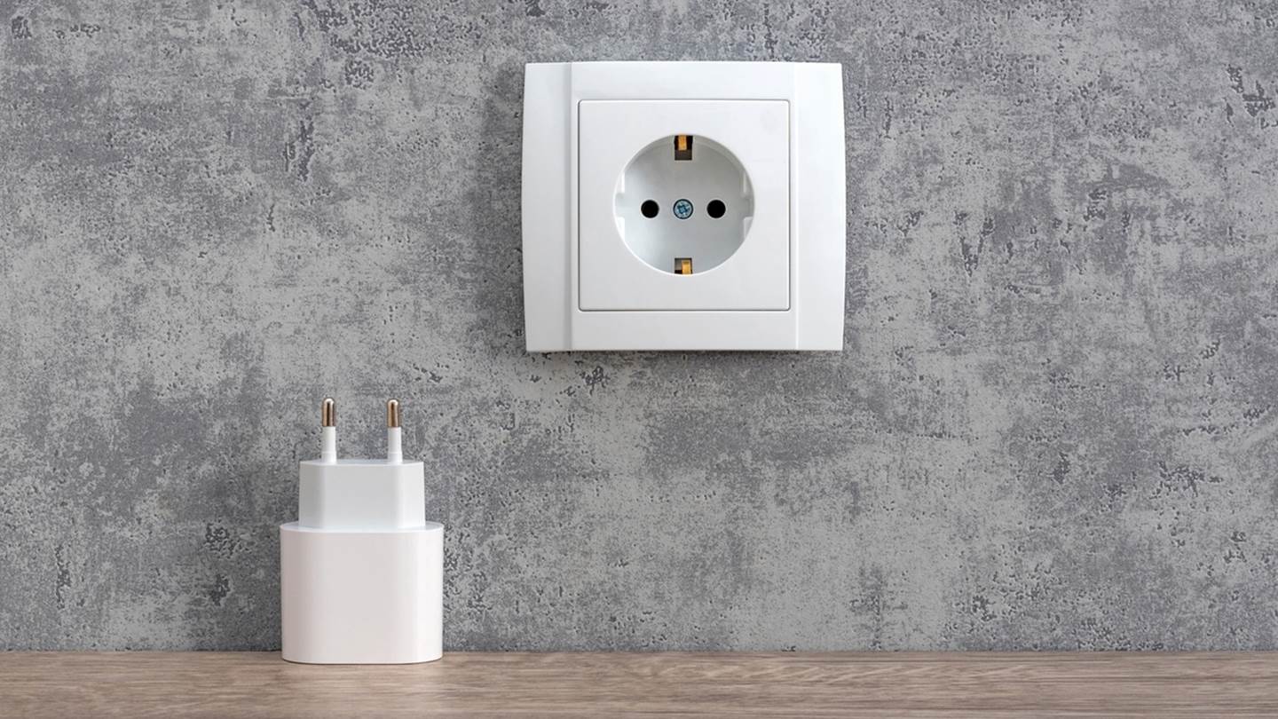 Ποιες συσκευές πρέπει να βγάζουμε απ' την πρίζα πριν από ταξίδι